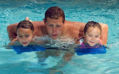 The benefits of staying in swimming lessons year round